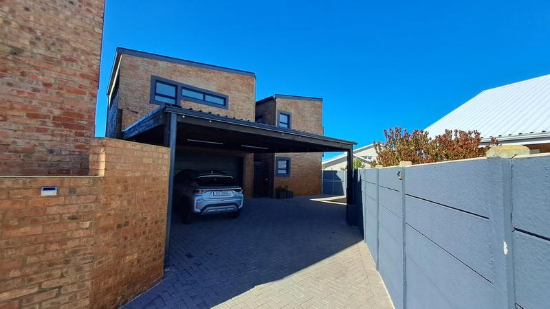 4 Bedroom Property for Sale in Jongensfontein Western Cape